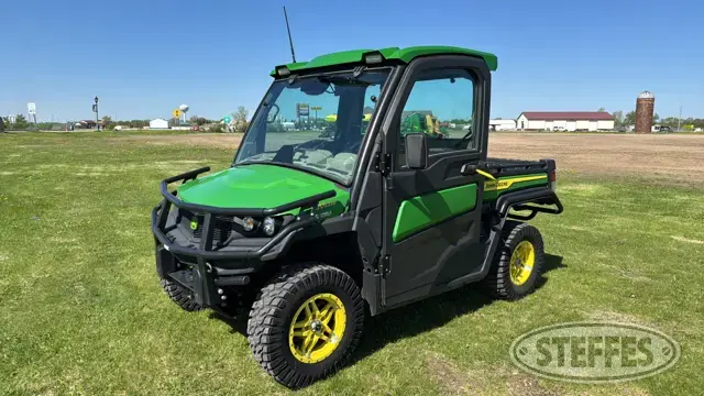 2022 John Deere XUV835R