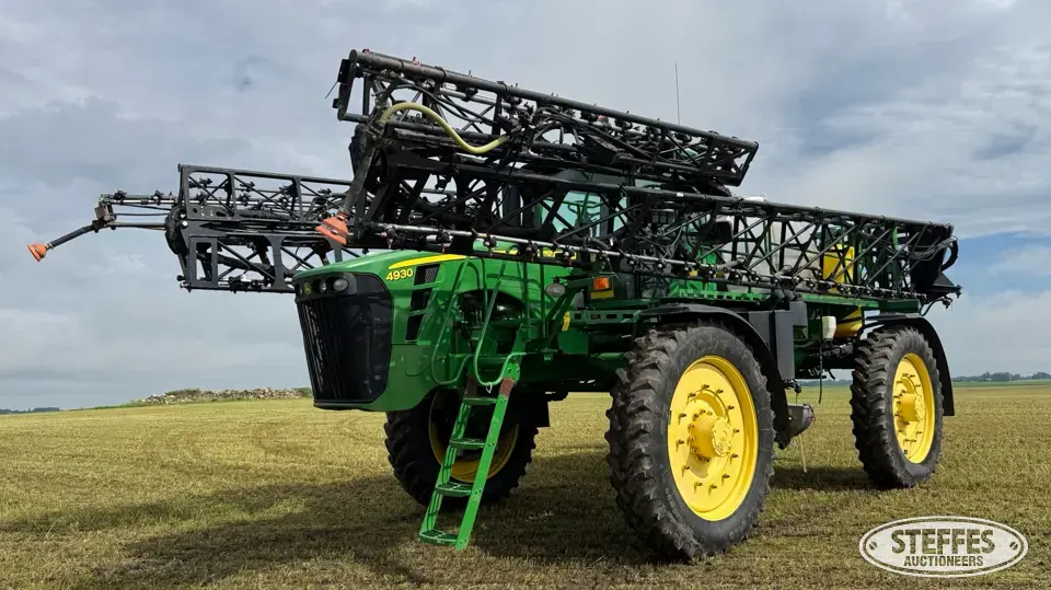 2009 John Deere 4930 Self-Propelled Sprayer