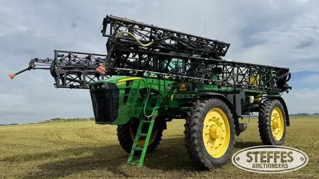 2009 John Deere 4930