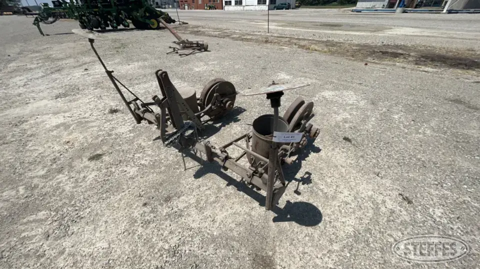 Ferguson D-PO-10 Less Than 12 Row Planter