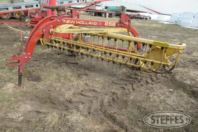 New Holland 258