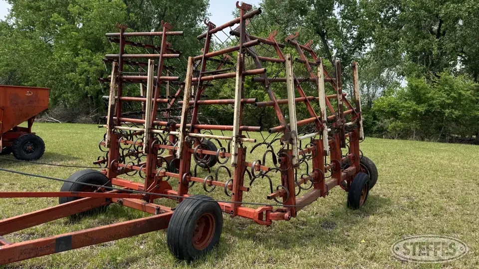 Melroe 452 Vertical Tillage