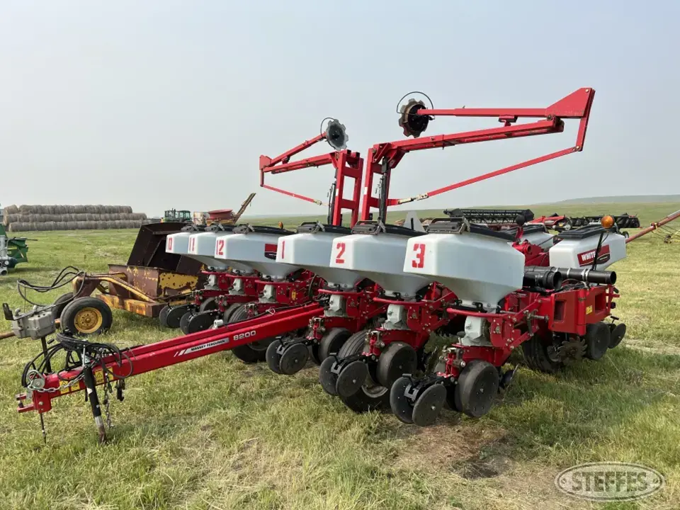 Massey Ferguson 8200 12 or More Row Planter