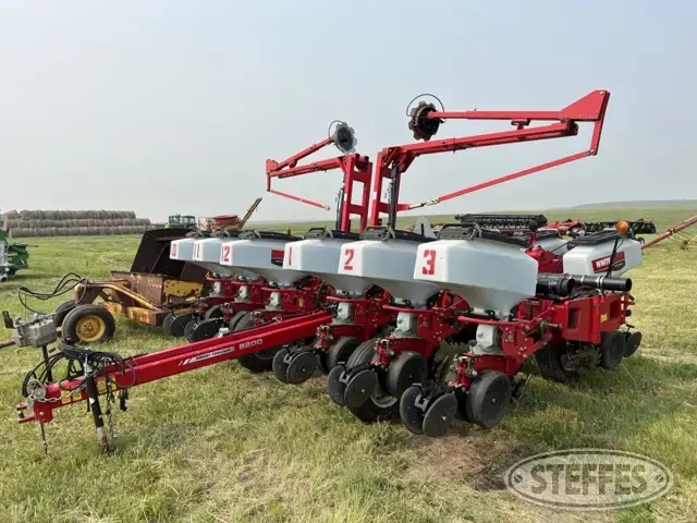 Massey Ferguson 8200