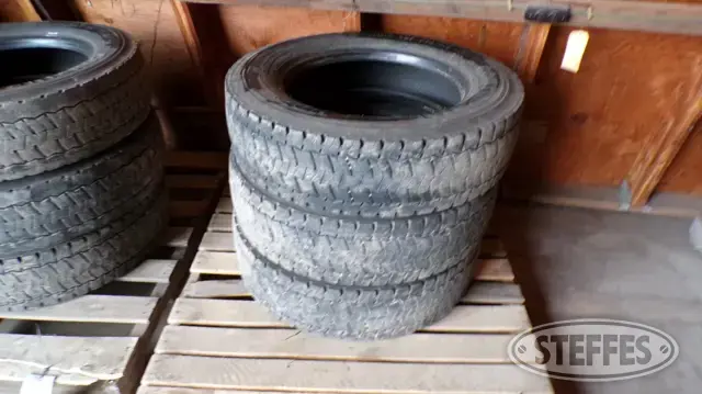 (3) Continental HDR 225/70R19.5 tires
