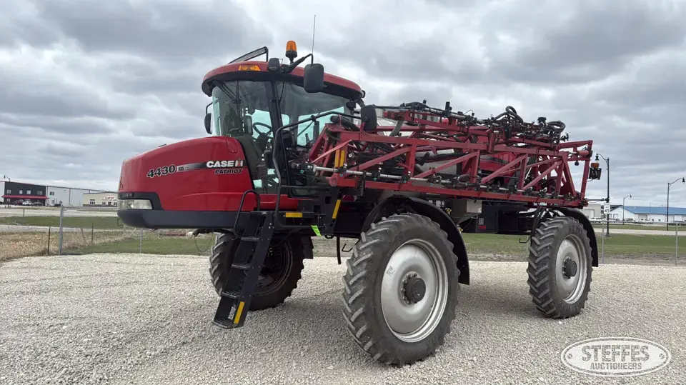 2012 Case IH Patriot 4430 Self-Propelled Sprayer