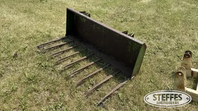 John Deere manure fork