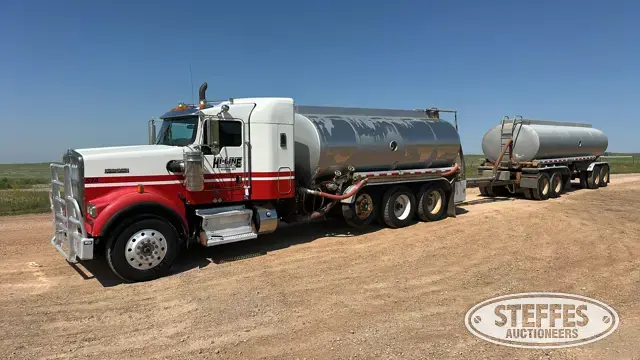 2012 Kenworth W900 4,200 gal.