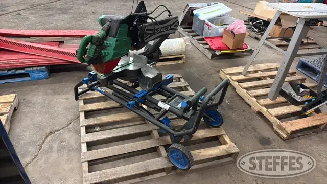 Hitachi sliding compound miter saw
