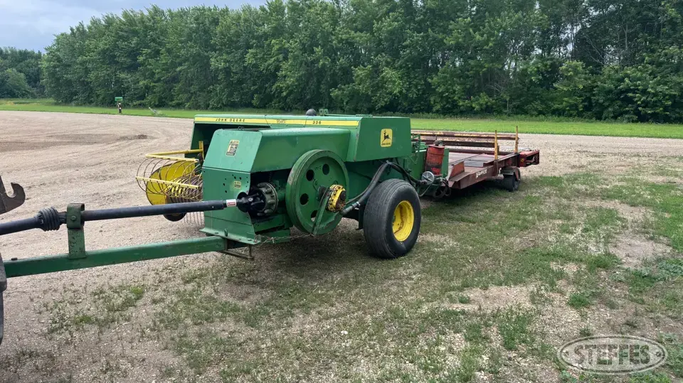 John Deere 336 Square Baler