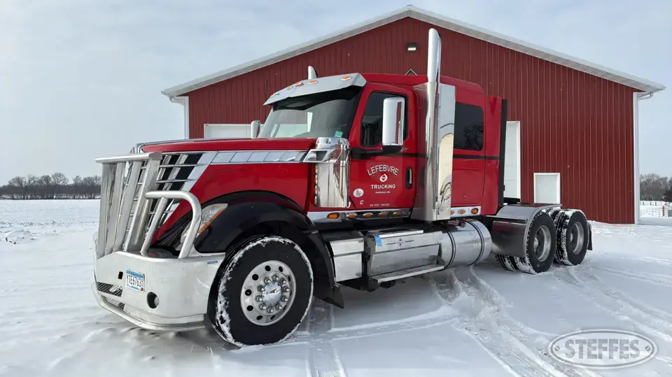 2020 International LoneStar Conventional Truck with Sleeper