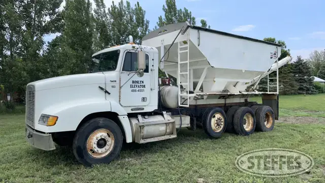 1993 Freightliner FLD112