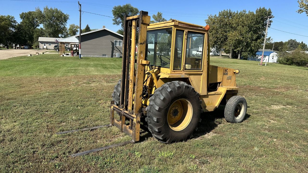 Allis-Chalmers Construction Machinery & Industrial Equipment