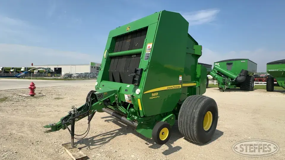 2014 John Deere 569 Round Baler