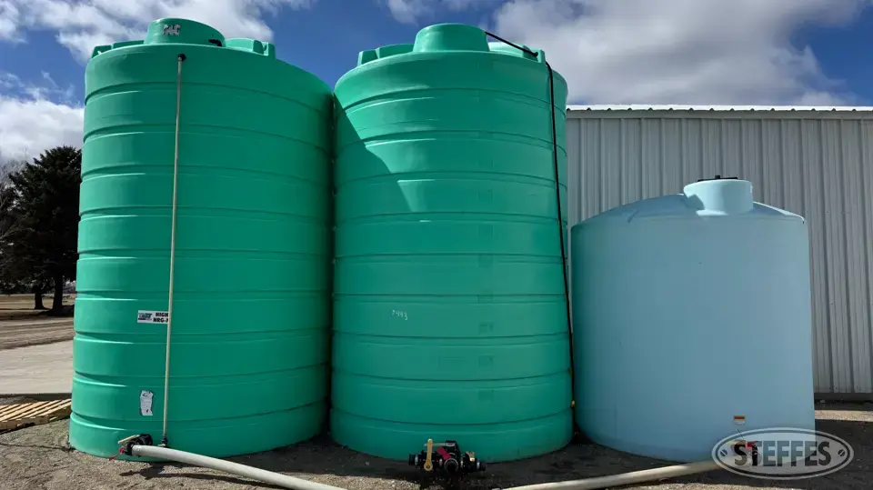 Enduraplas 6,000 gal. poly tank
