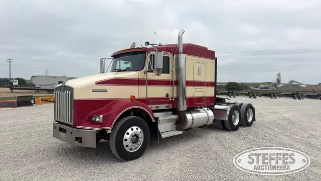 1999 Kenworth T800