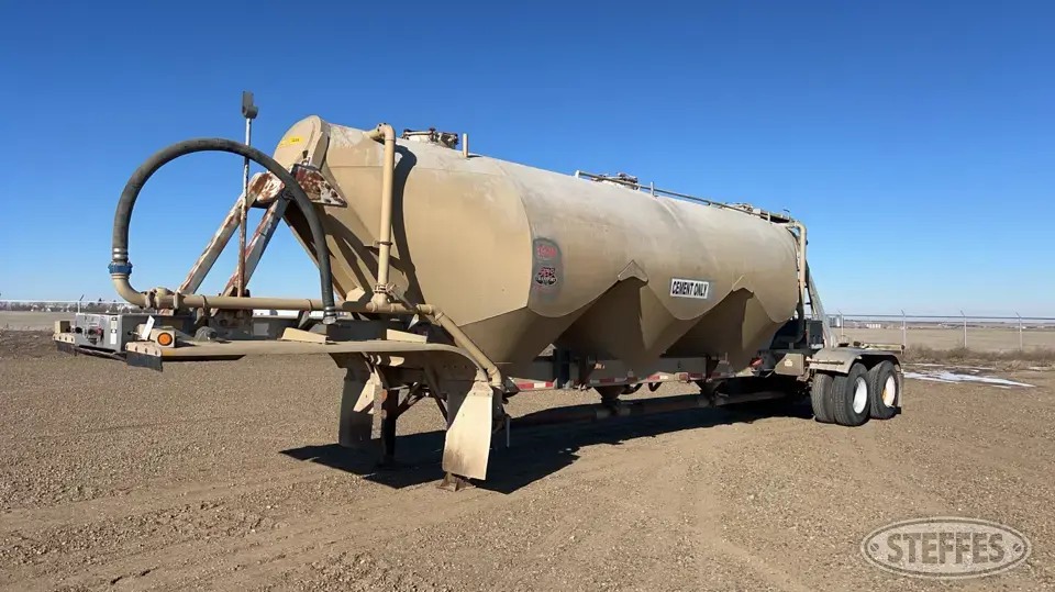 1995 Heil Pneumatic Trailer