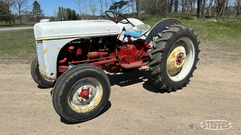 Ford 8N Collectible Show Tractors-Stationary Engine