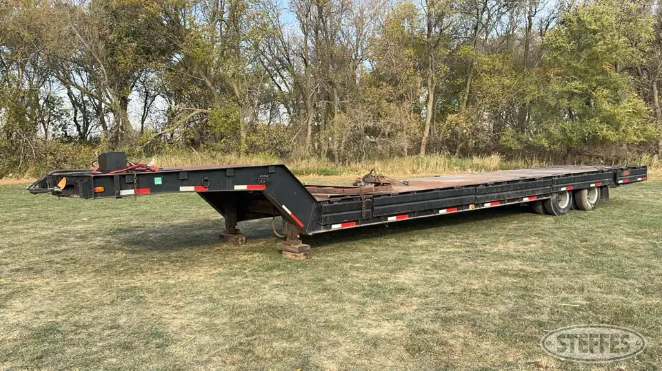 1981 Muv-All Step Deck Trailer