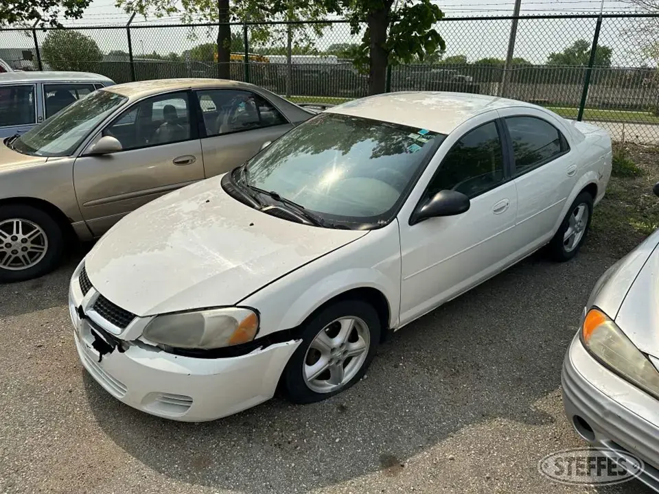 2005 Dodge Stratus SXT Car