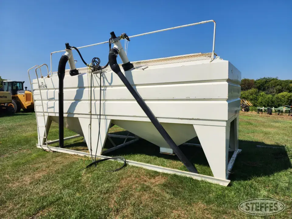 1987 Load King HDF 18 Seed Tender Units Only