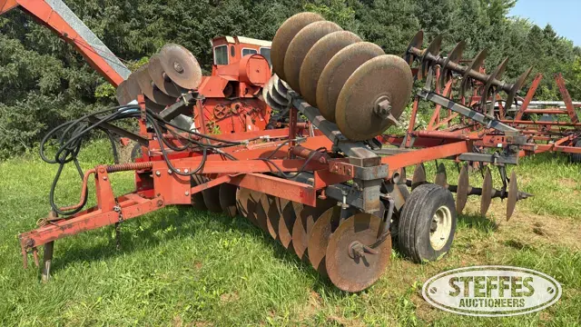 International 475