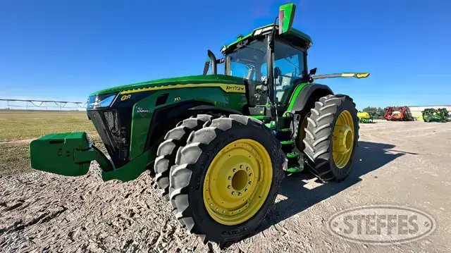 2022 John Deere 8R 310