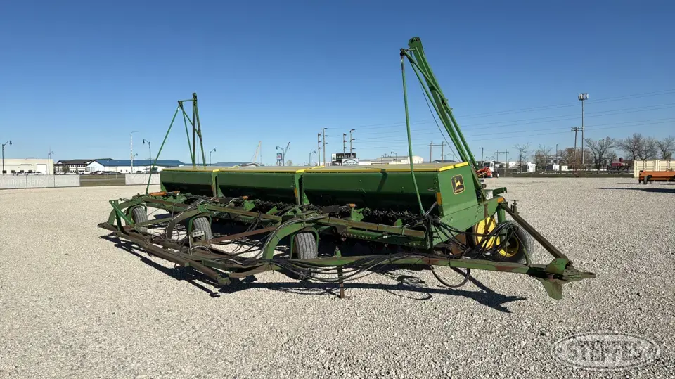 John Deere 9300 Press Drill