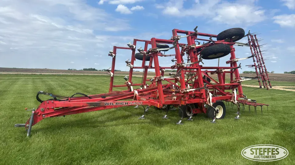 Wil-Rich 3400 Field Cultivator