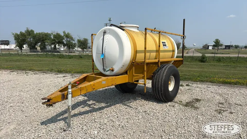 Ag-Chem 802 Water Wagon