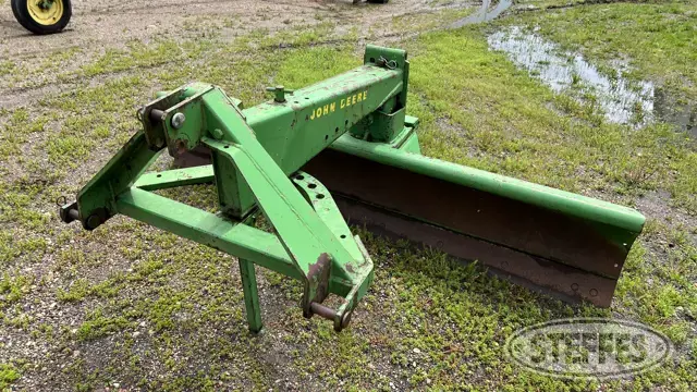 John Deere 115