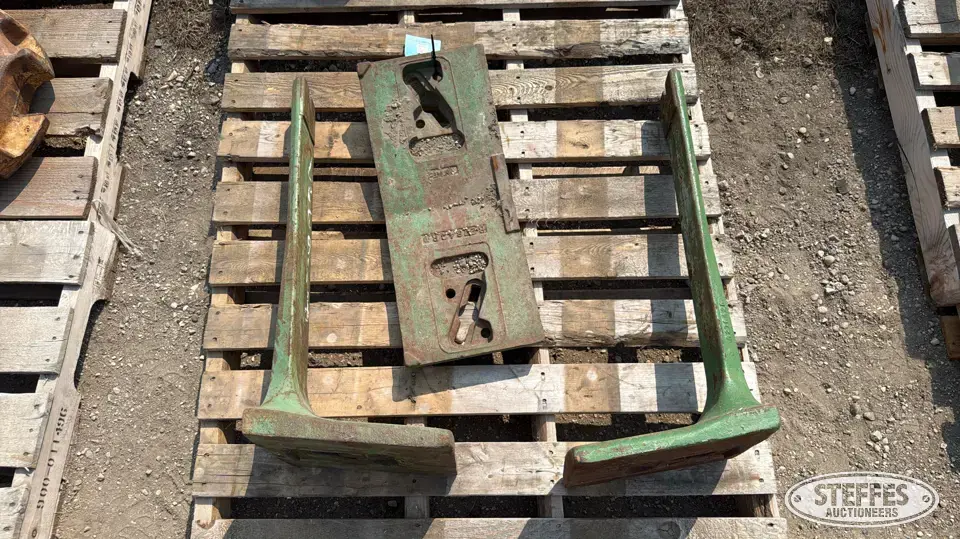 John Deere weight brackets & slab weight Tractor Part