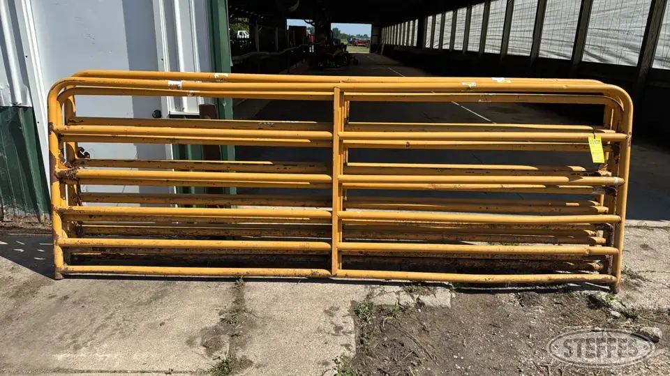 (4) Sioux gates Livestock Handling