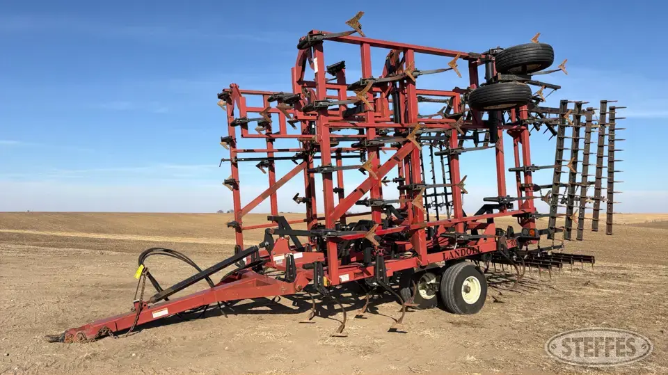 Landoll 9800 Field Cultivator