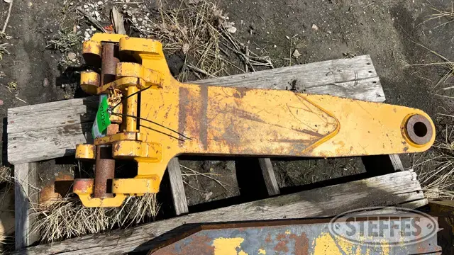Direct mount scraper hitch