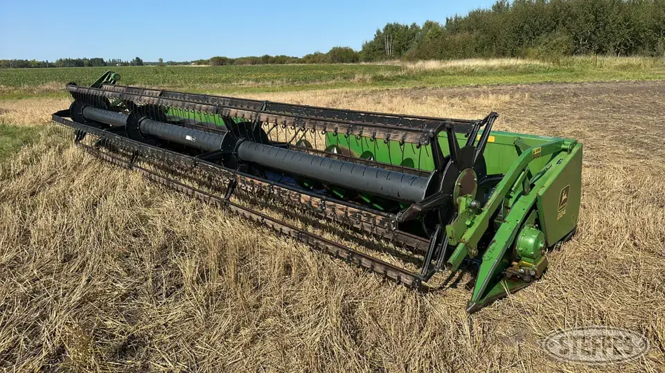 1980 John Deere 224 Rigid Head