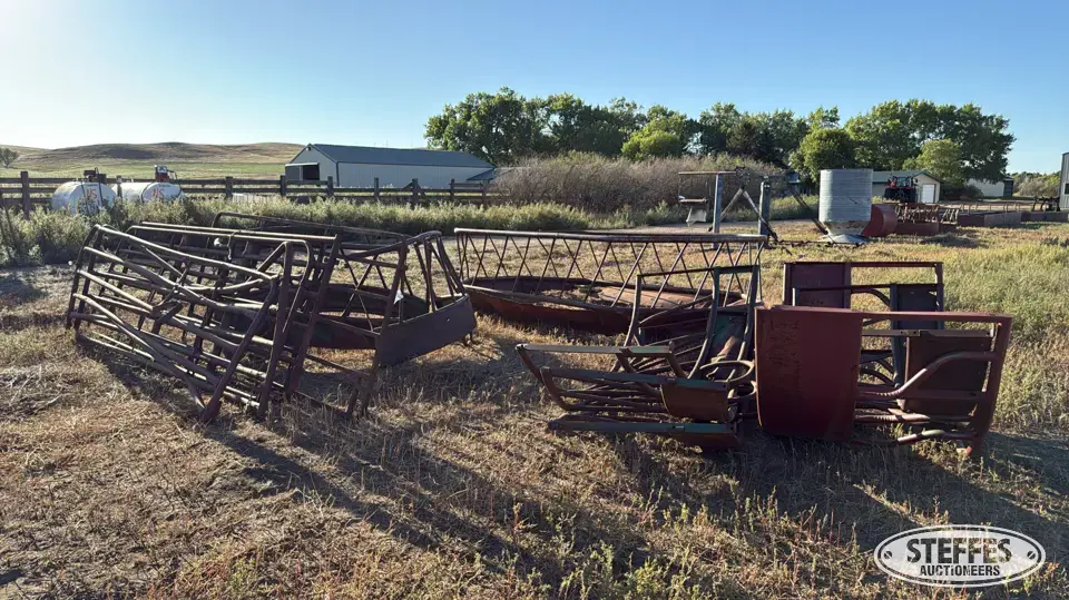 Tarter bale feeders and gates Feeders and Bunk