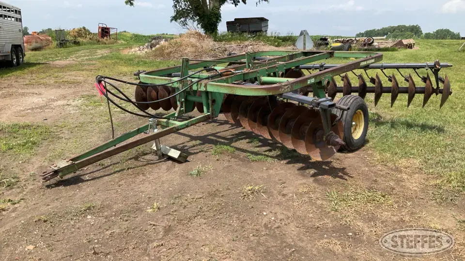 John Deere 210 Disc