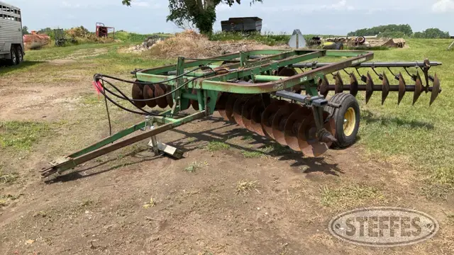John Deere 210