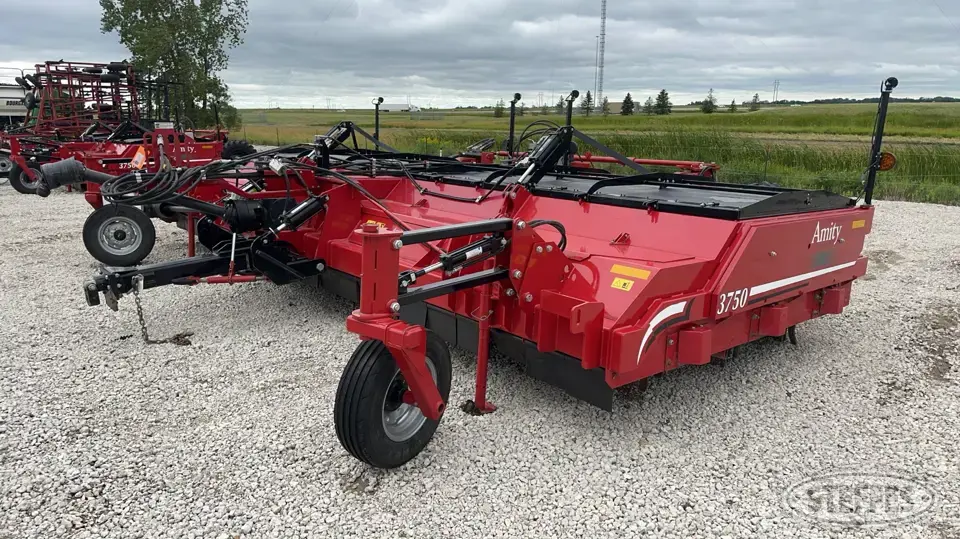 2021 Amity 3750 Sugarbeet Defoliator