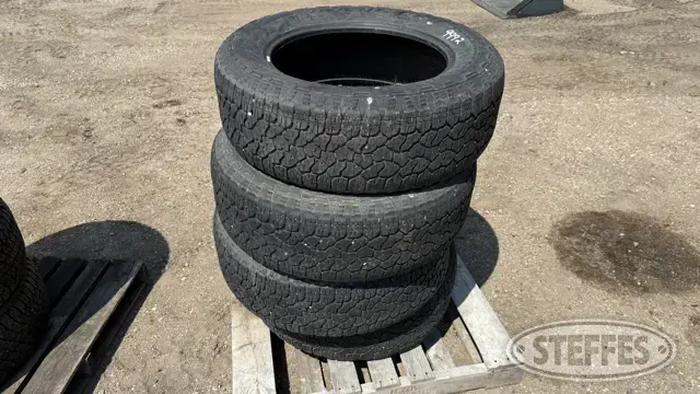 (4) Goodyear Wrangler 275/60R20 tires