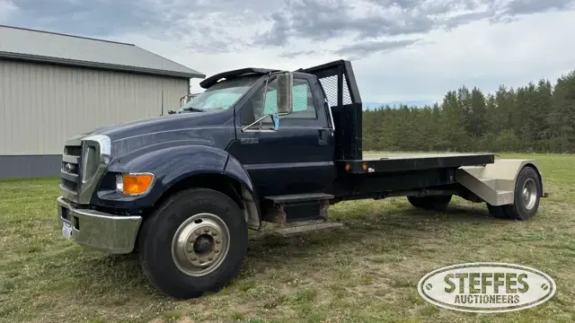 2004 Ford F-750 XL