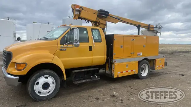 2000 Ford F-650 Super Duty XLT