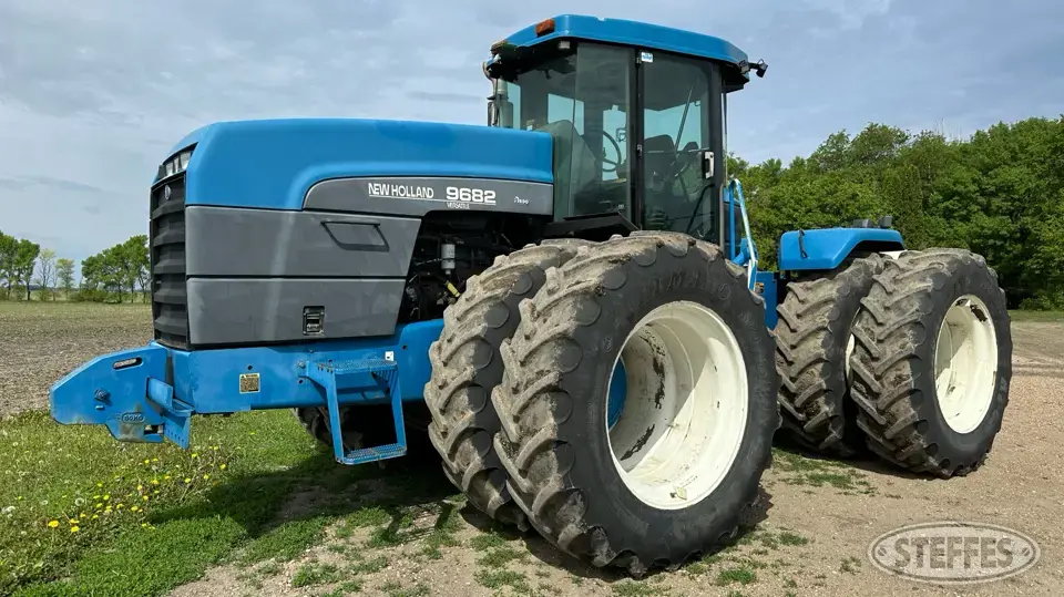 1997 New Holland Versatile 9682 4WD Tractor