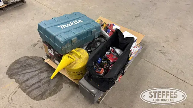 Assorted DeWalt & Milwaukee tools