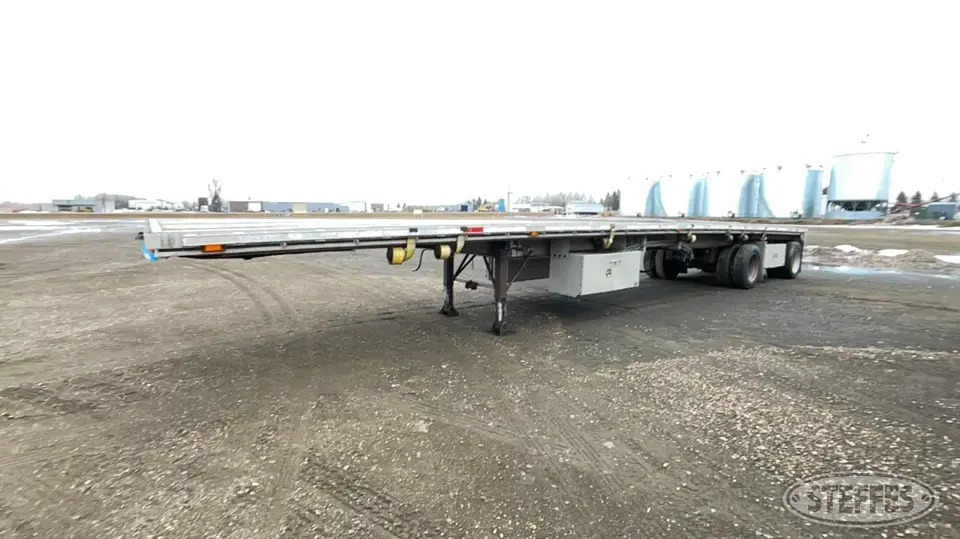 1997 East Semi Flatbed Trailer