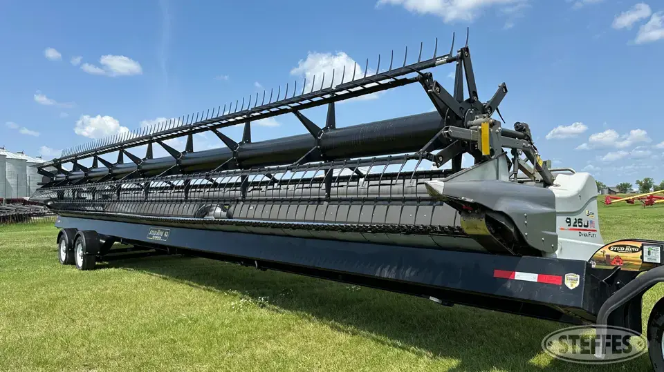 2013 Agco Gleaner 9250 Dyna-Flex Draper Head