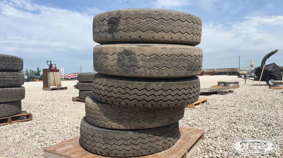 (5) General D660 11R22.5 tires Truck Tire