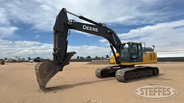 2016 Deere 300G LC