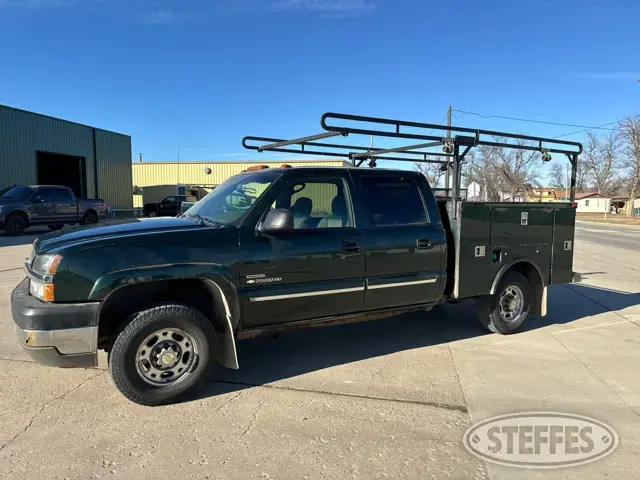 2004 Chevrolet Silverado 2500HD LS